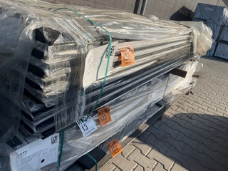 Ca. 117x Douglas Dubbele Rhombus Zwart Gecoat, 25x123mm, lengte 300cm